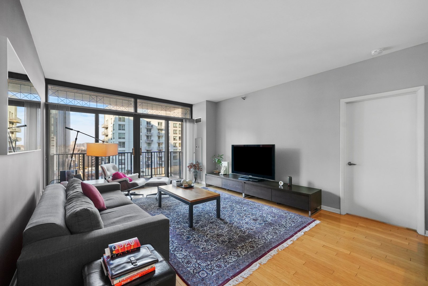 435 W Erie Street Unit: 1206