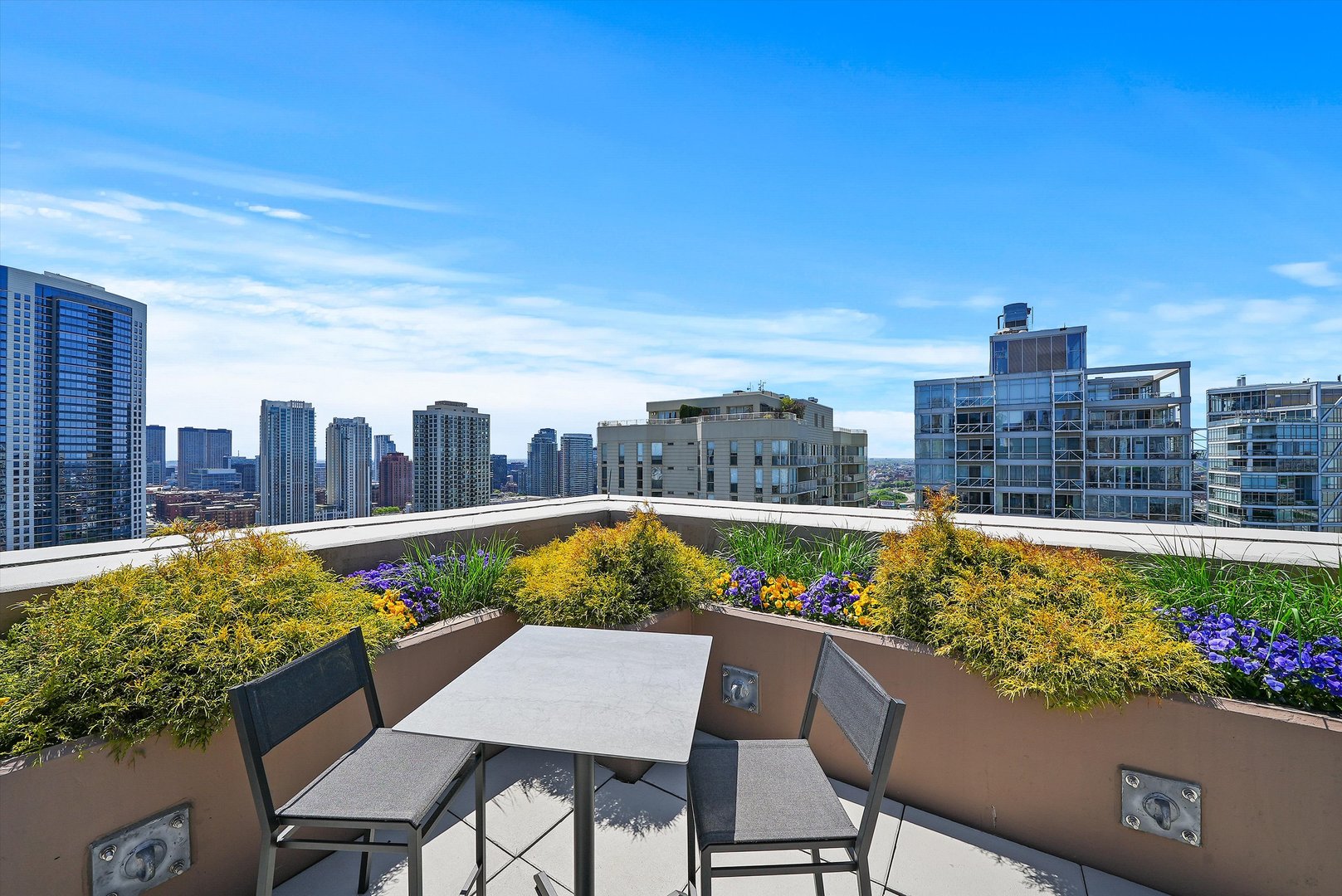 435 W Erie Street Unit: 1206