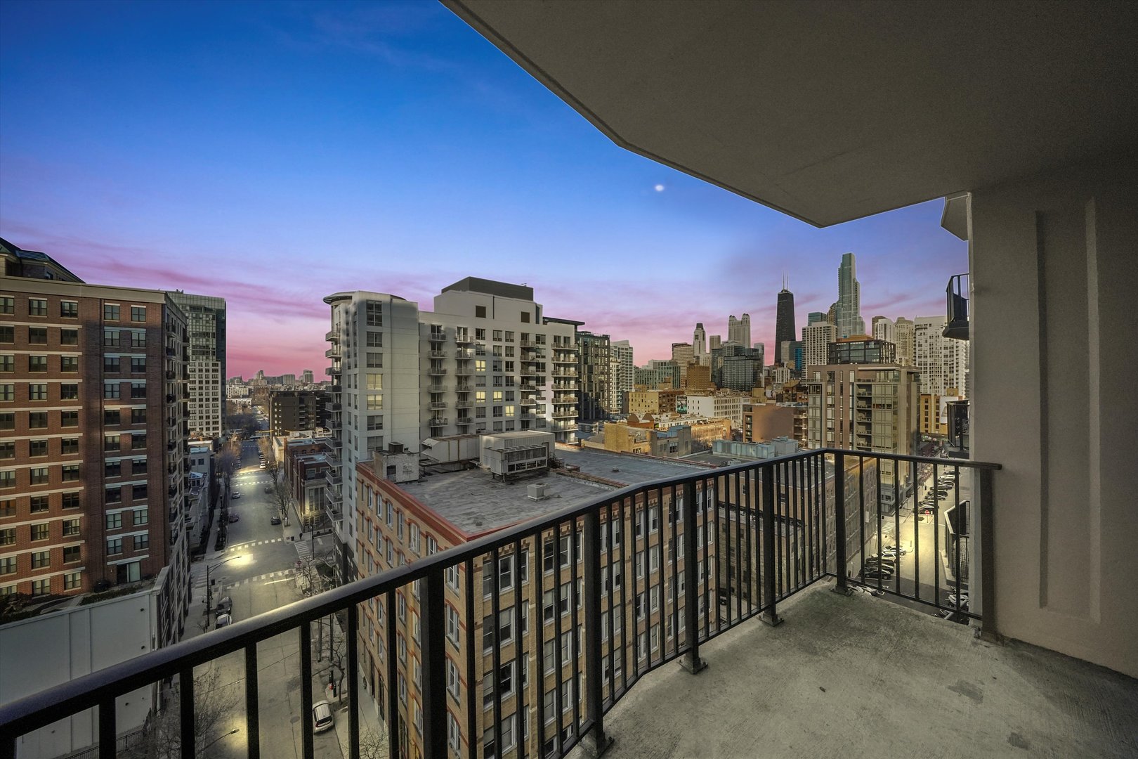 435 W Erie Street Unit: 1206