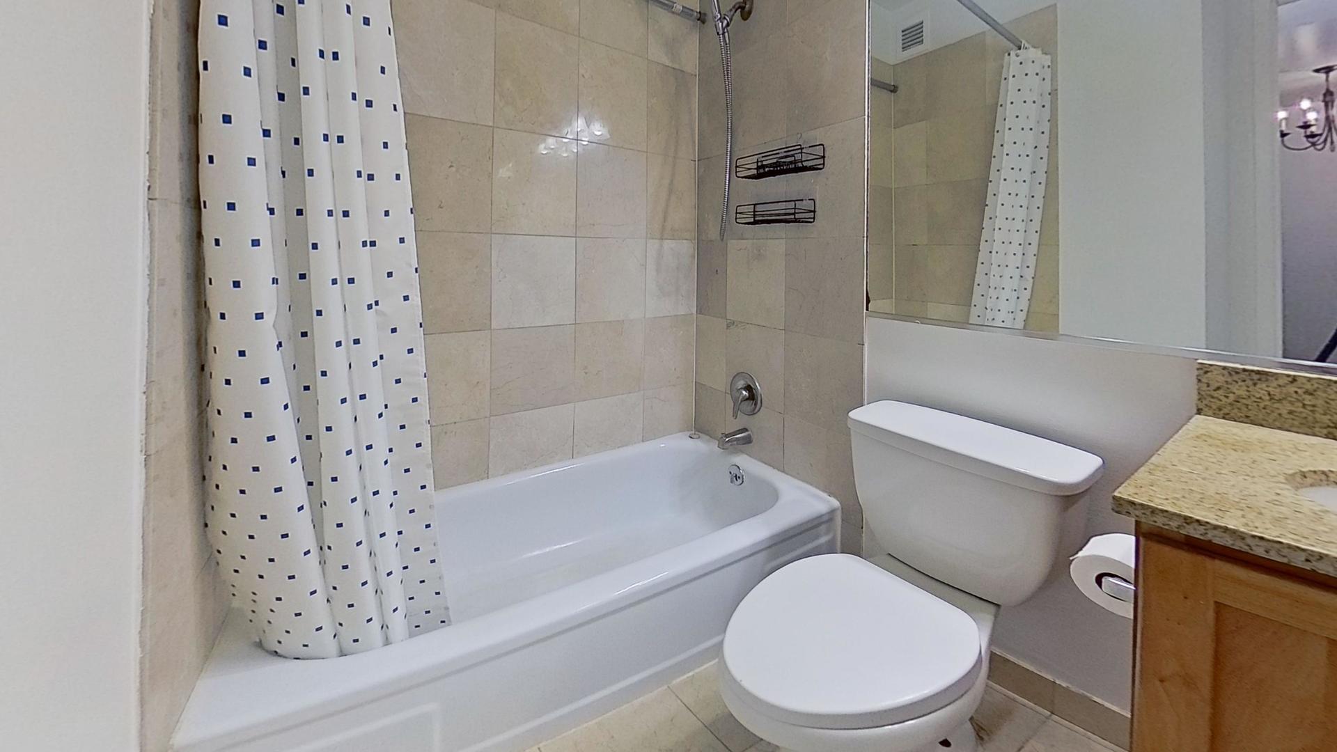 4343 N Clarendon Avenue Unit: 911