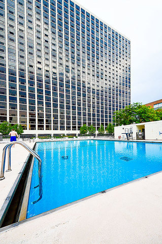 4343 N Clarendon Avenue Unit: 911