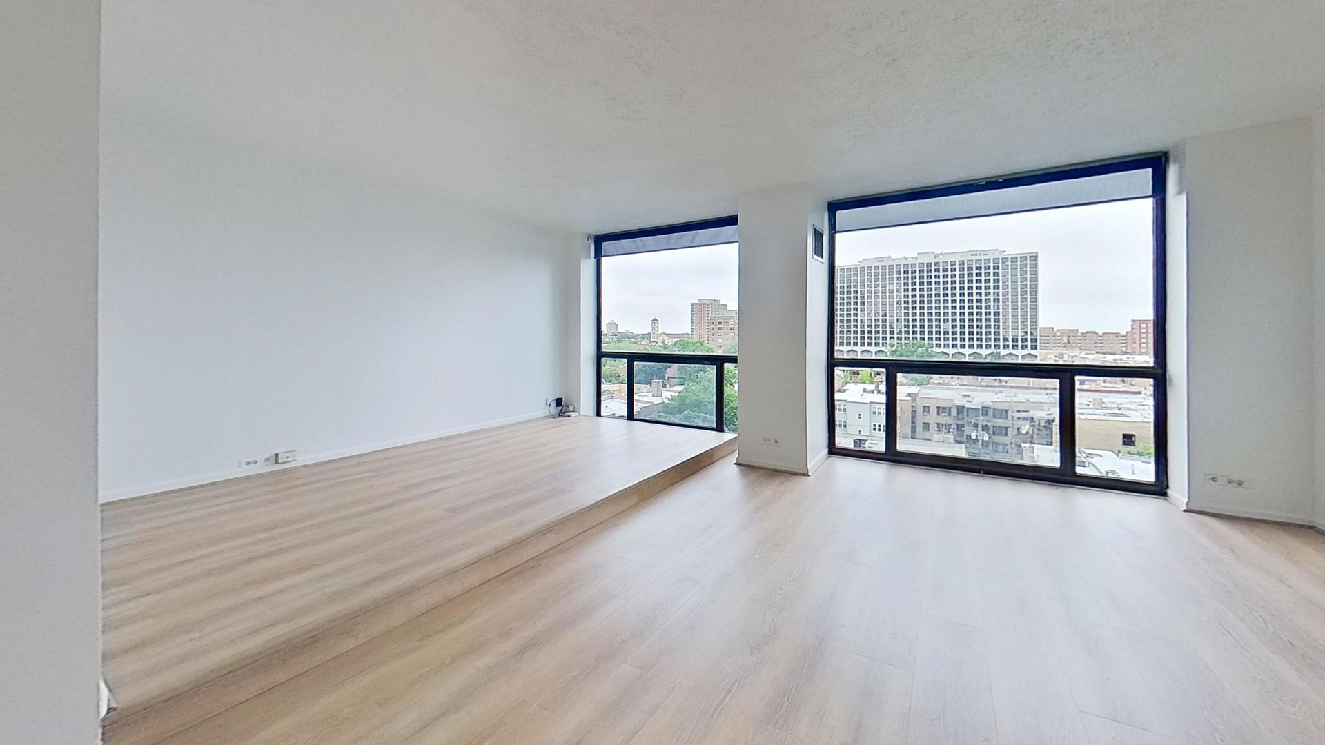 4343 N Clarendon Avenue Unit: 911