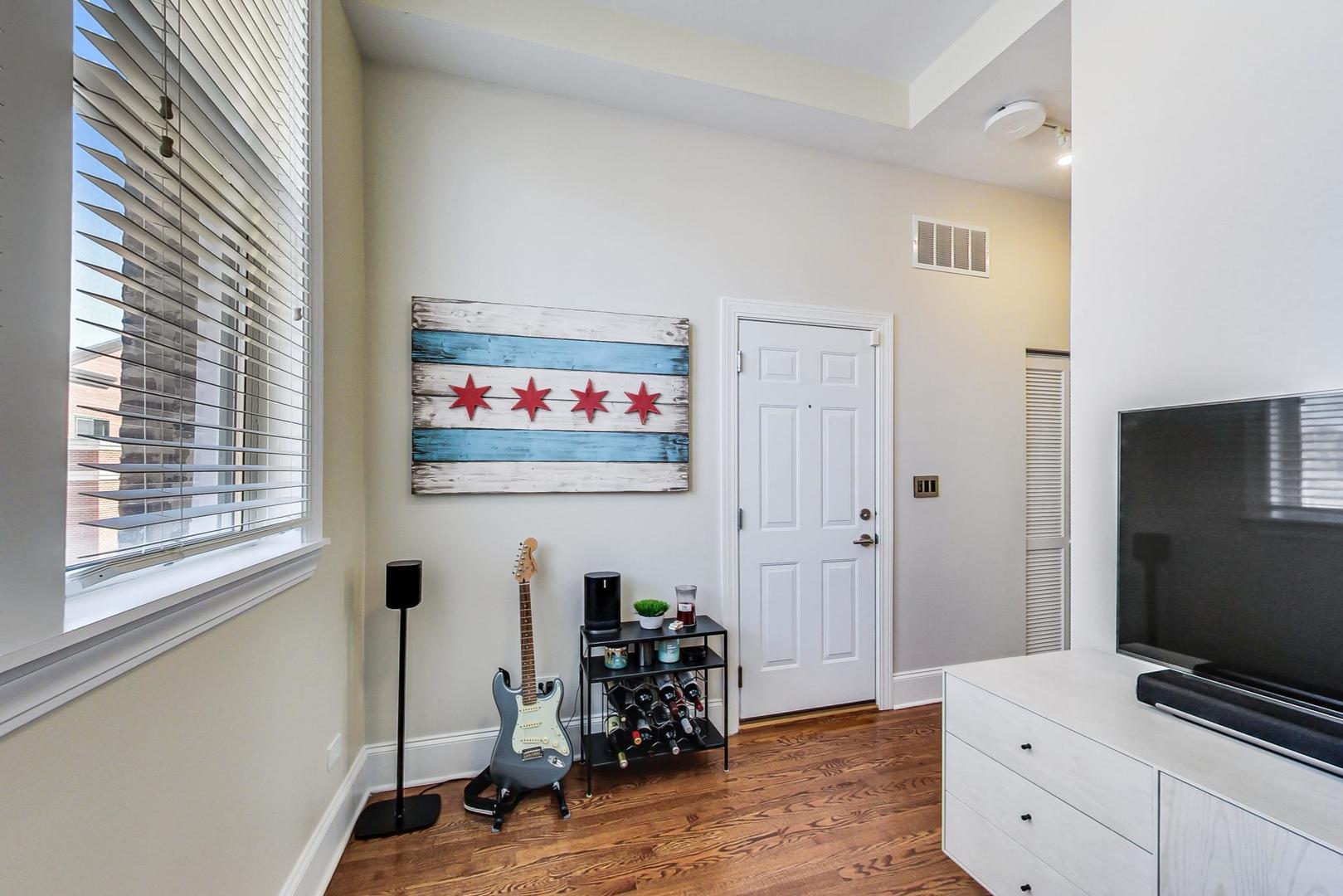 448 W Armitage Avenue Unit: 3
