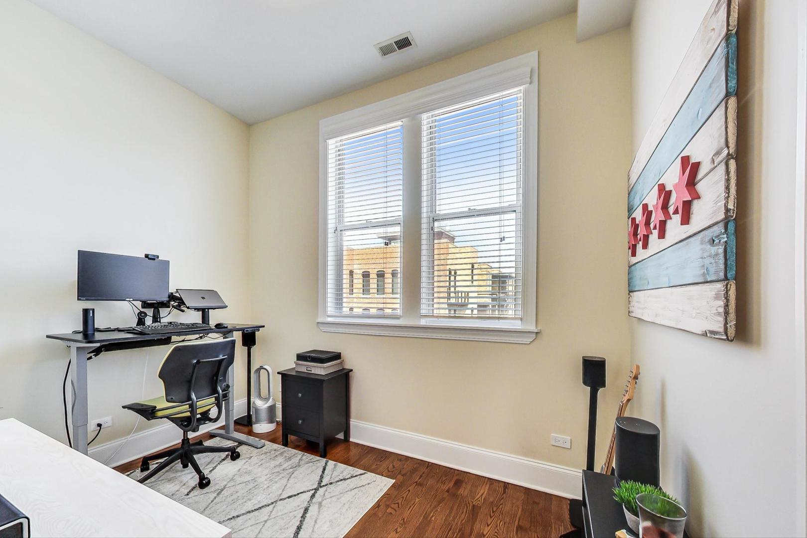 448 W Armitage Avenue Unit: 3