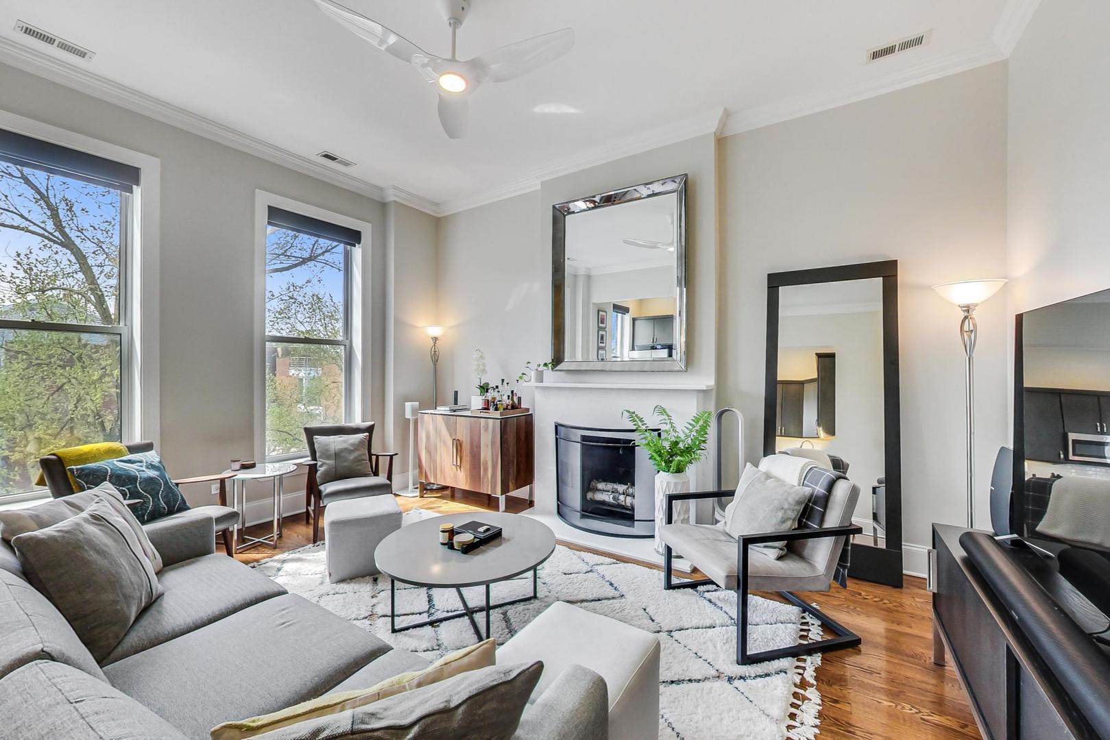 448 W Armitage Avenue Unit: 3