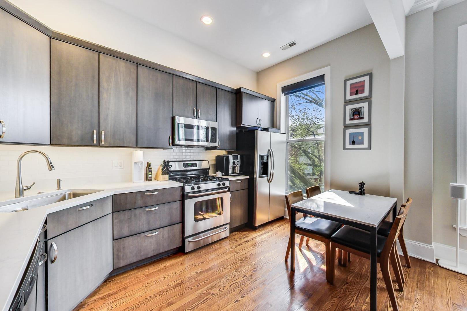448 W Armitage Avenue Unit: 3