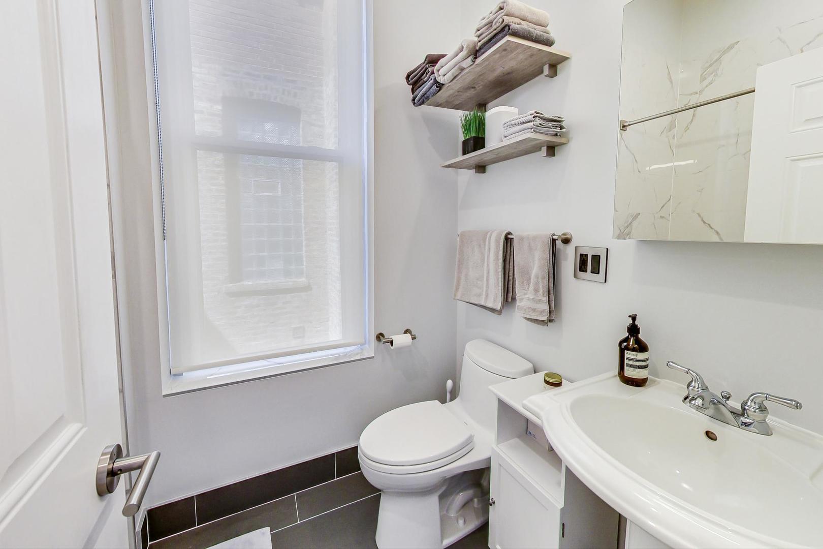 448 W Armitage Avenue Unit: 3