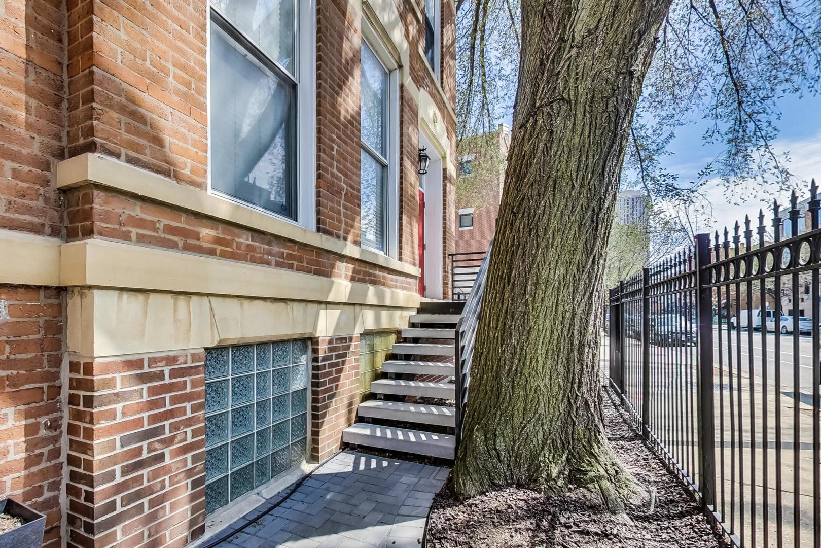 448 W Armitage Avenue Unit: 3