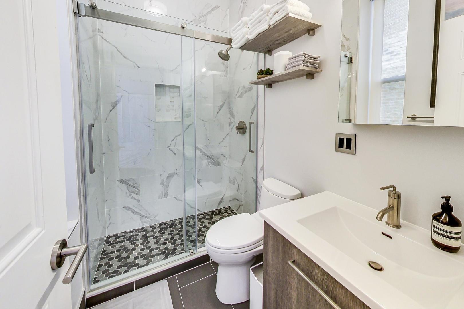448 W Armitage Avenue Unit: 3