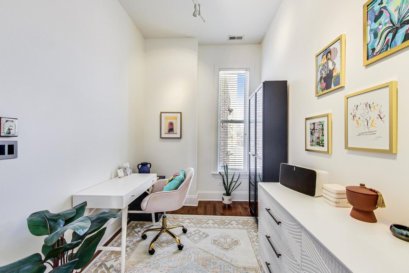 448 W Armitage Avenue Unit: 3