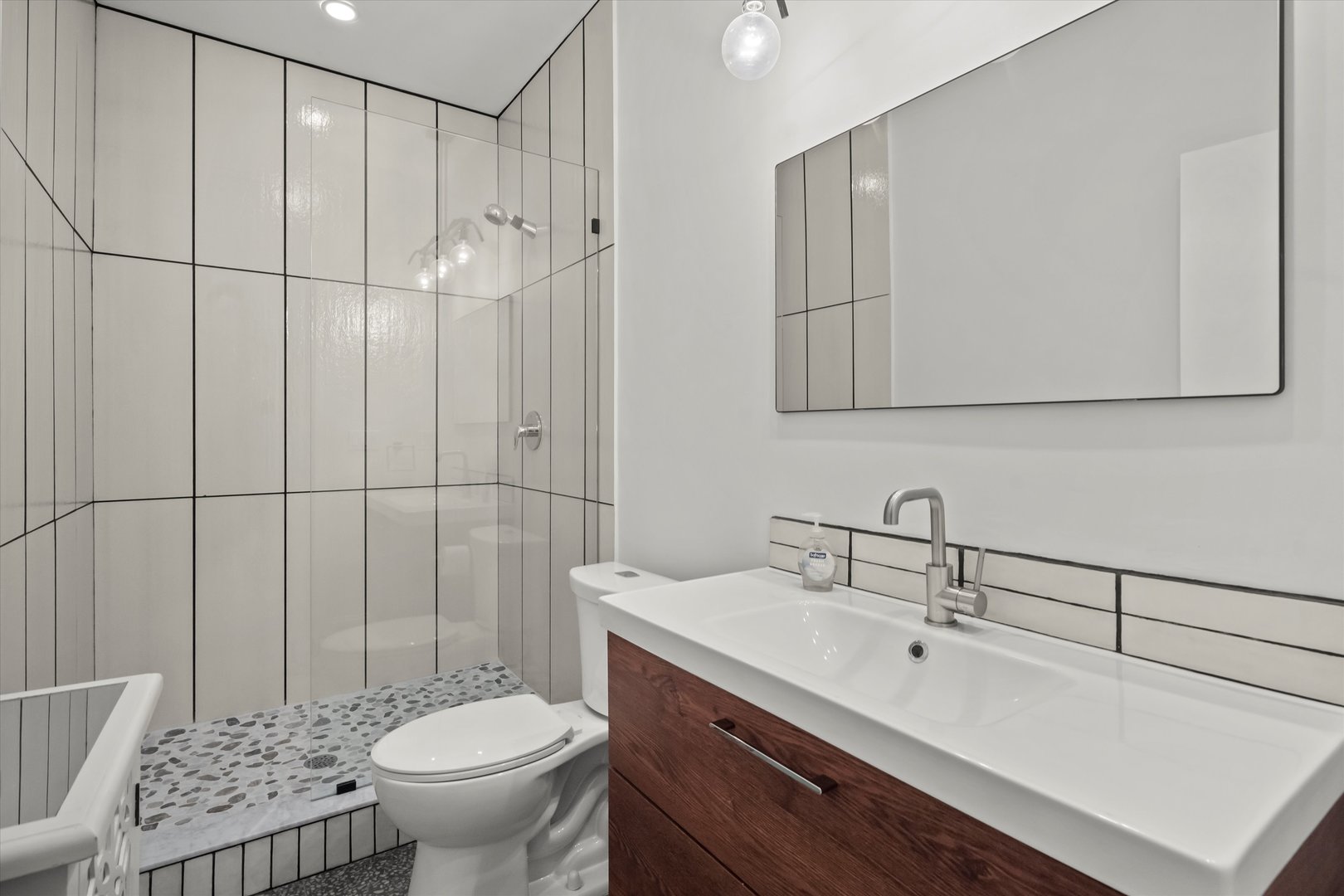 1857 N Sawyer Avenue Unit: A