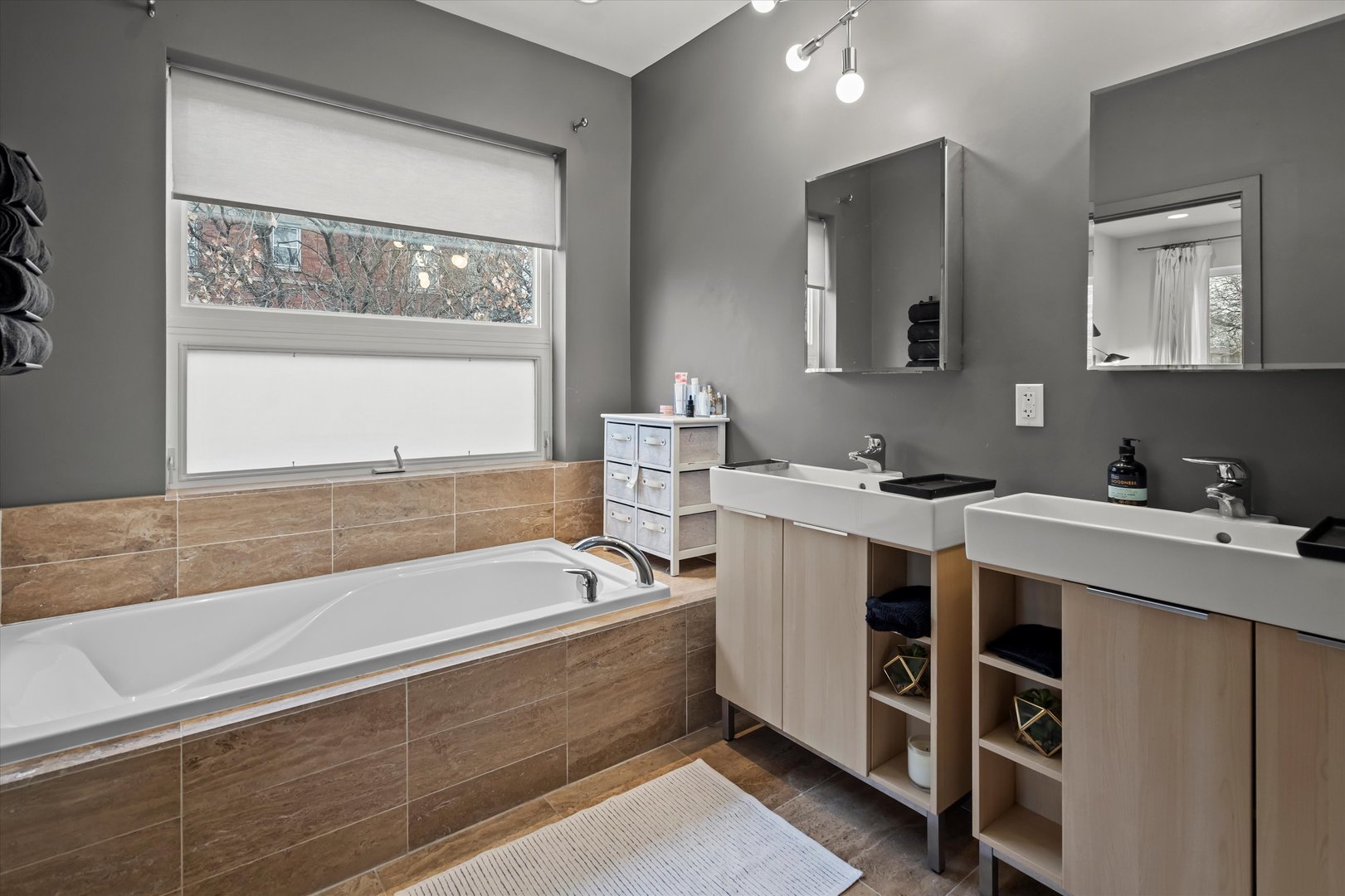 1857 N Sawyer Avenue Unit: A