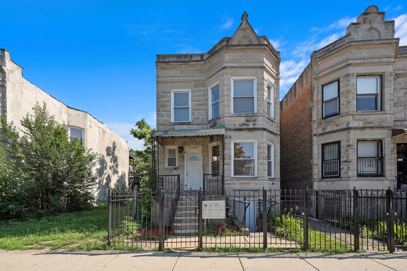 4041 W LEXINGTON Street