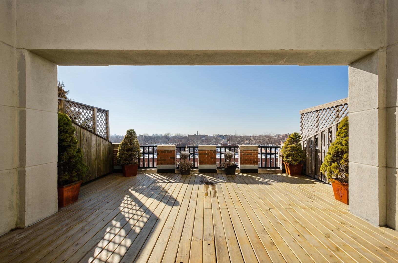 2600 N Southport Avenue Unit: 212