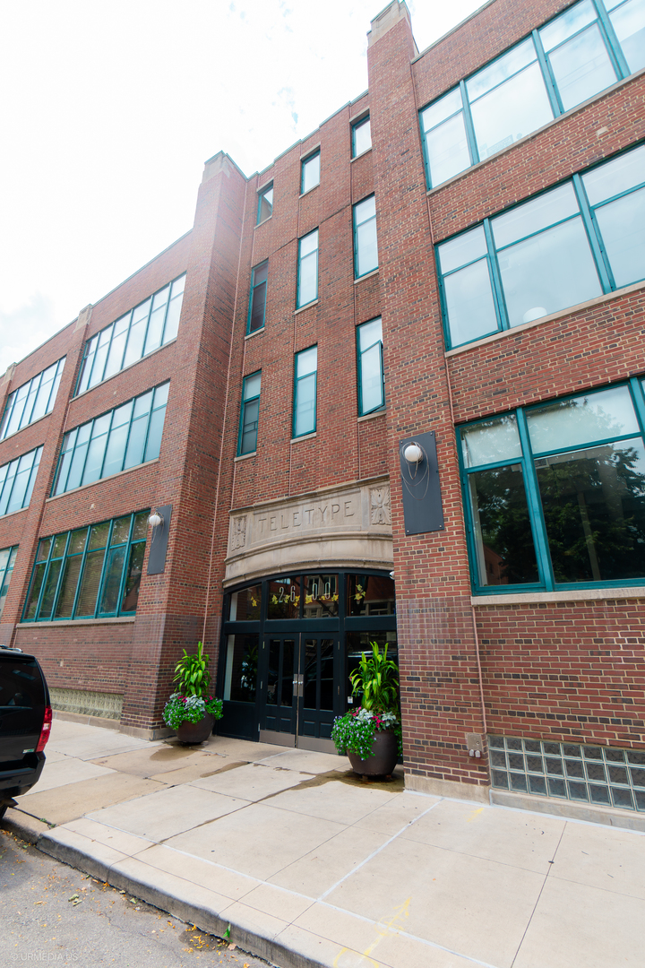 2600 N Southport Avenue Unit: 212