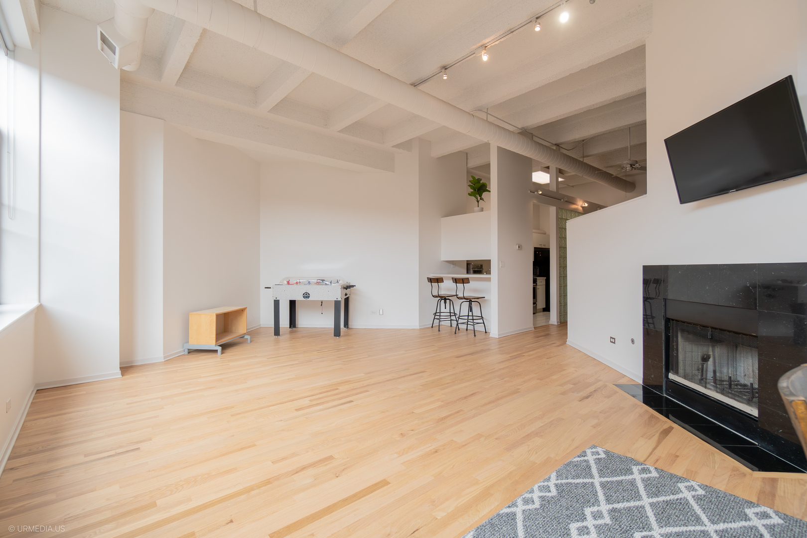 2600 N Southport Avenue Unit: 212