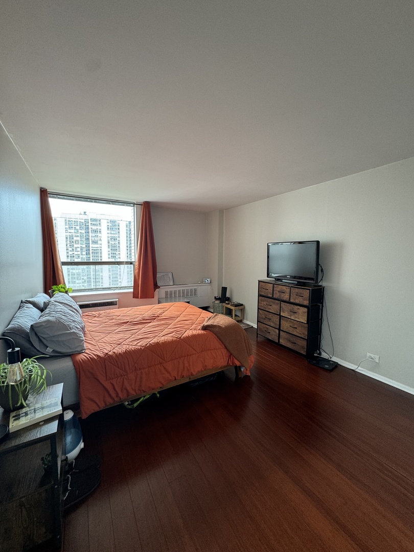 1460 N Sandburg Terrace Unit: 2003