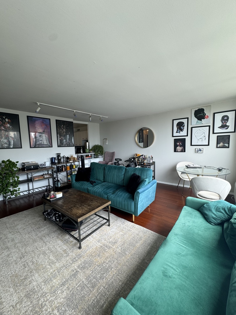 1460 N Sandburg Terrace Unit: 2003