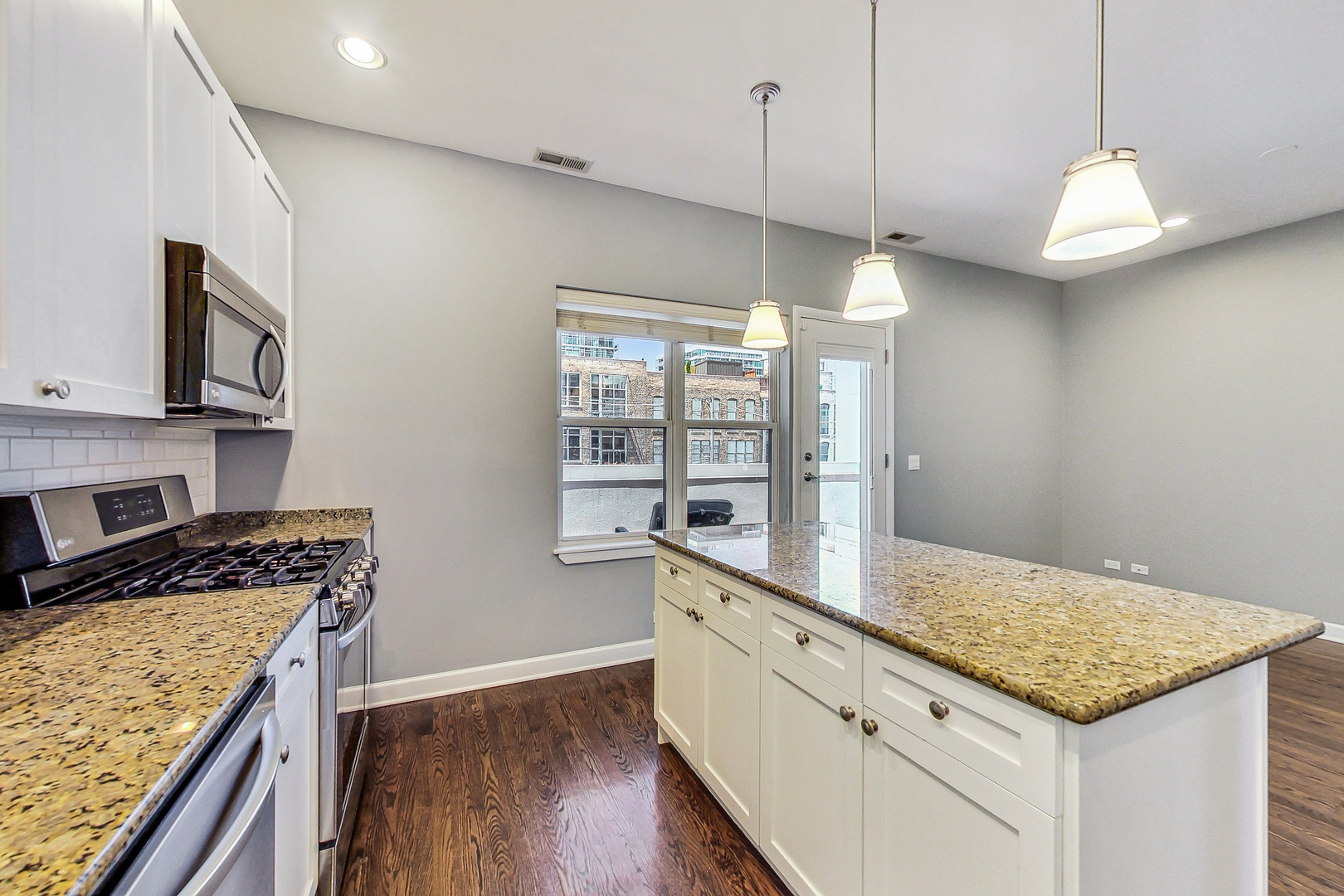 1616 S Indiana Avenue Unit: C1