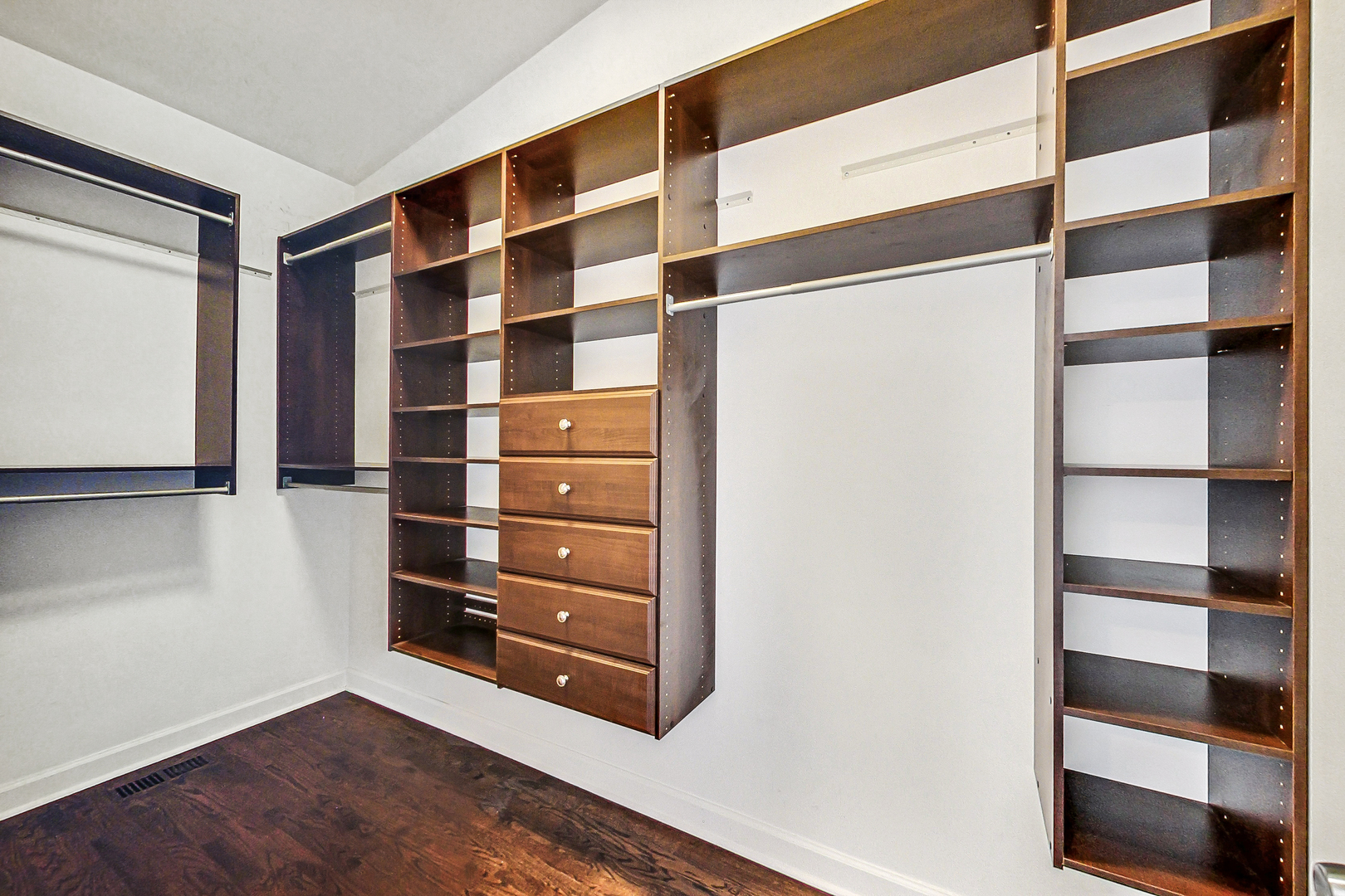 1616 S Indiana Avenue Unit: C1