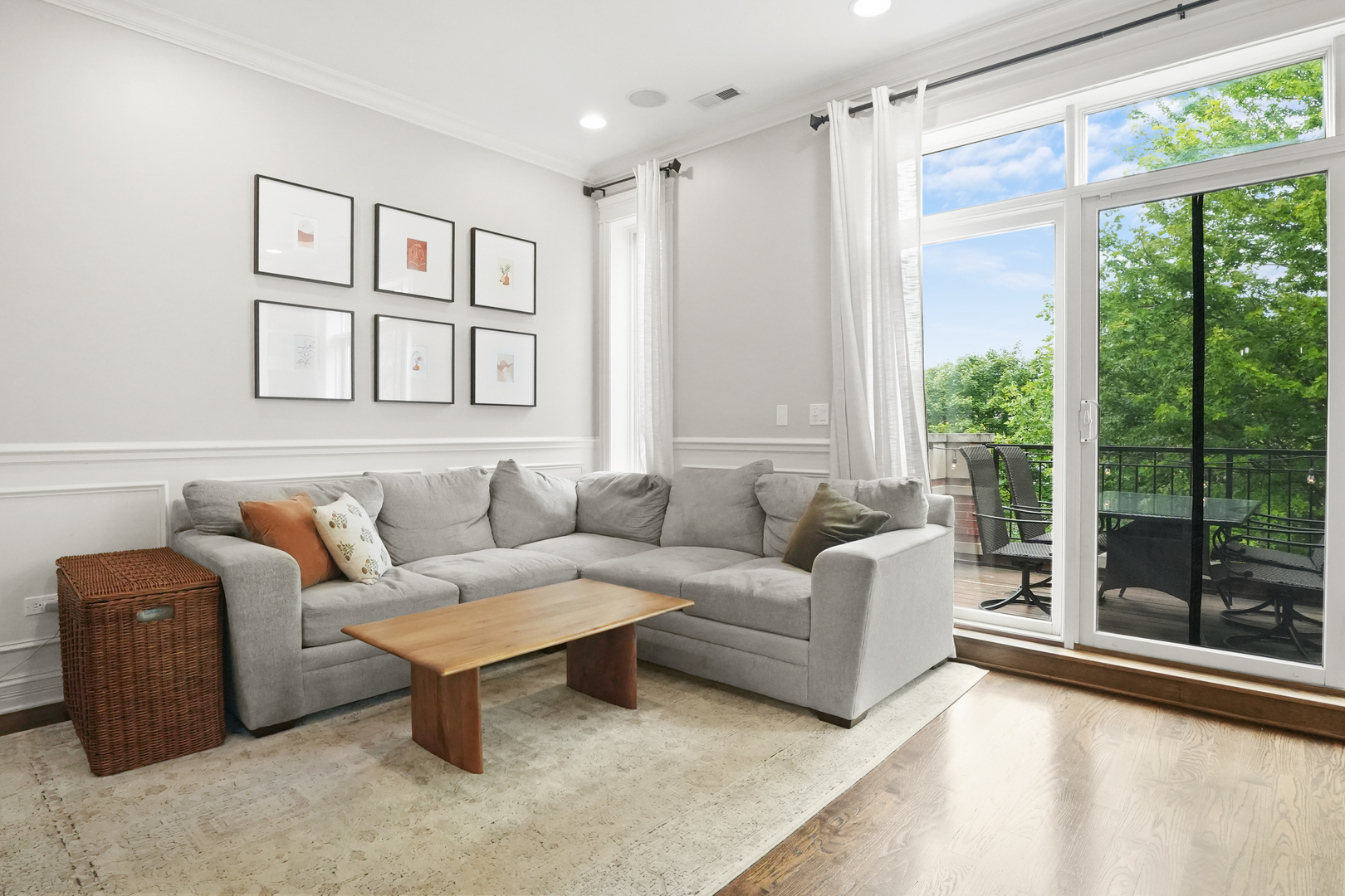 2517 N SOUTHPORT Avenue Unit: 3