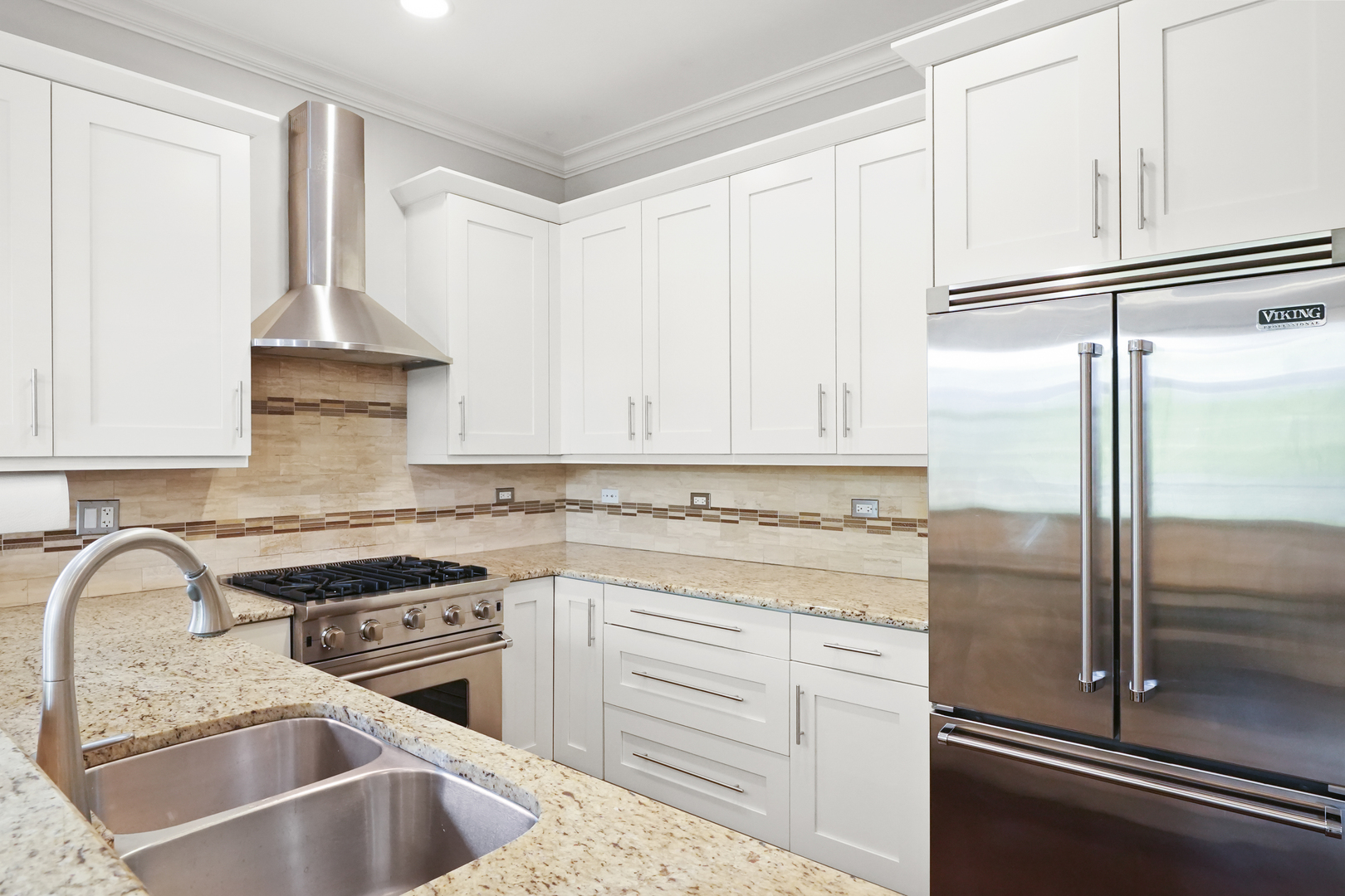 2517 N SOUTHPORT Avenue Unit: 3