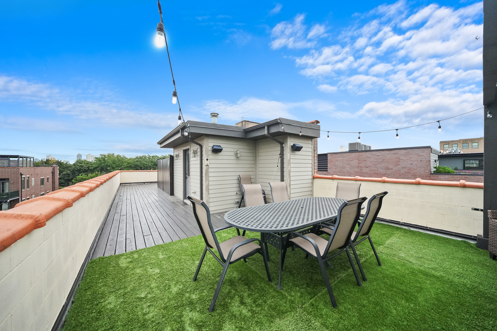 2517 N SOUTHPORT Avenue Unit: 3