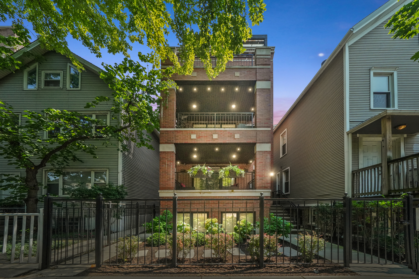 2517 N SOUTHPORT Avenue Unit: 3