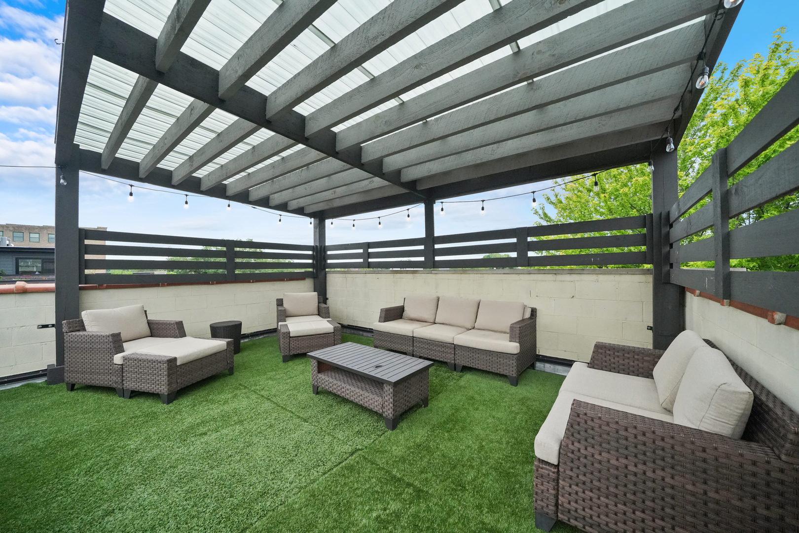 2517 N SOUTHPORT Avenue Unit: 3