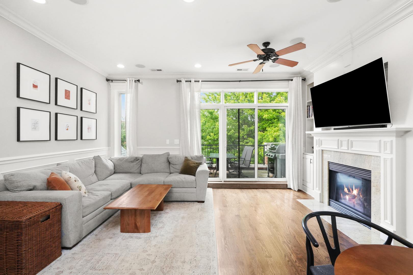 2517 N SOUTHPORT Avenue Unit: 3