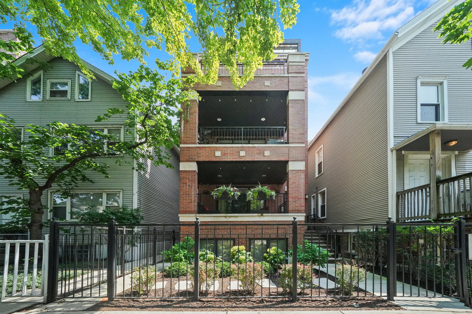 2517 N SOUTHPORT Avenue Unit: 3
