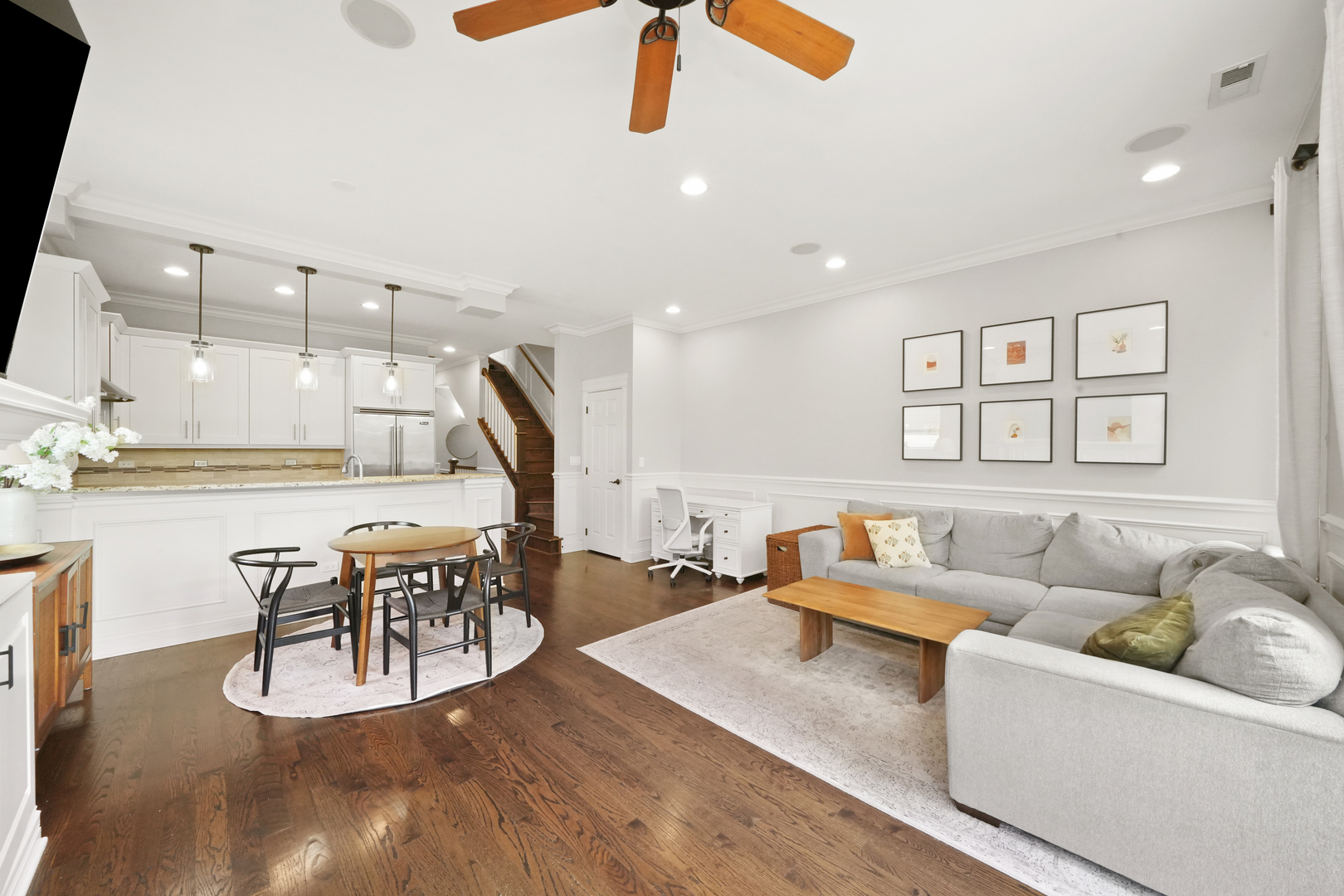 2517 N SOUTHPORT Avenue Unit: 3