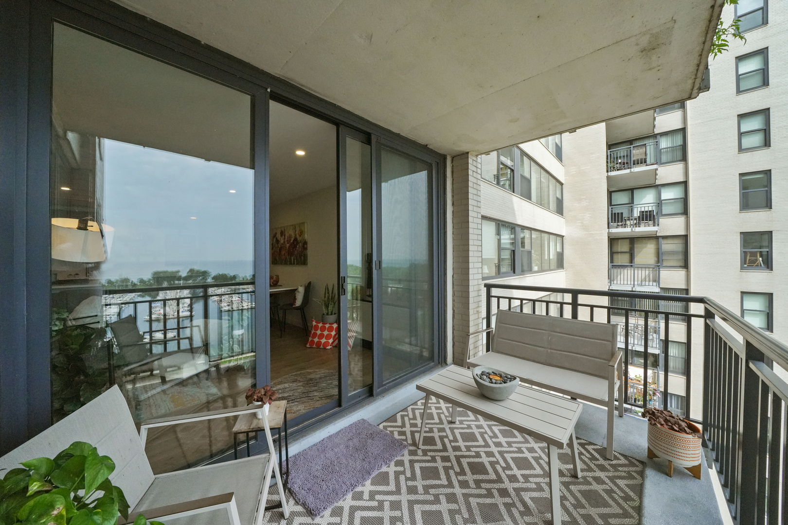 3430 N Lake Shore Drive Unit: 12J
