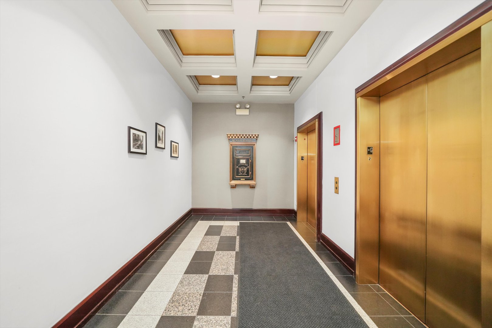 6 E MONROE Street Unit: 1304