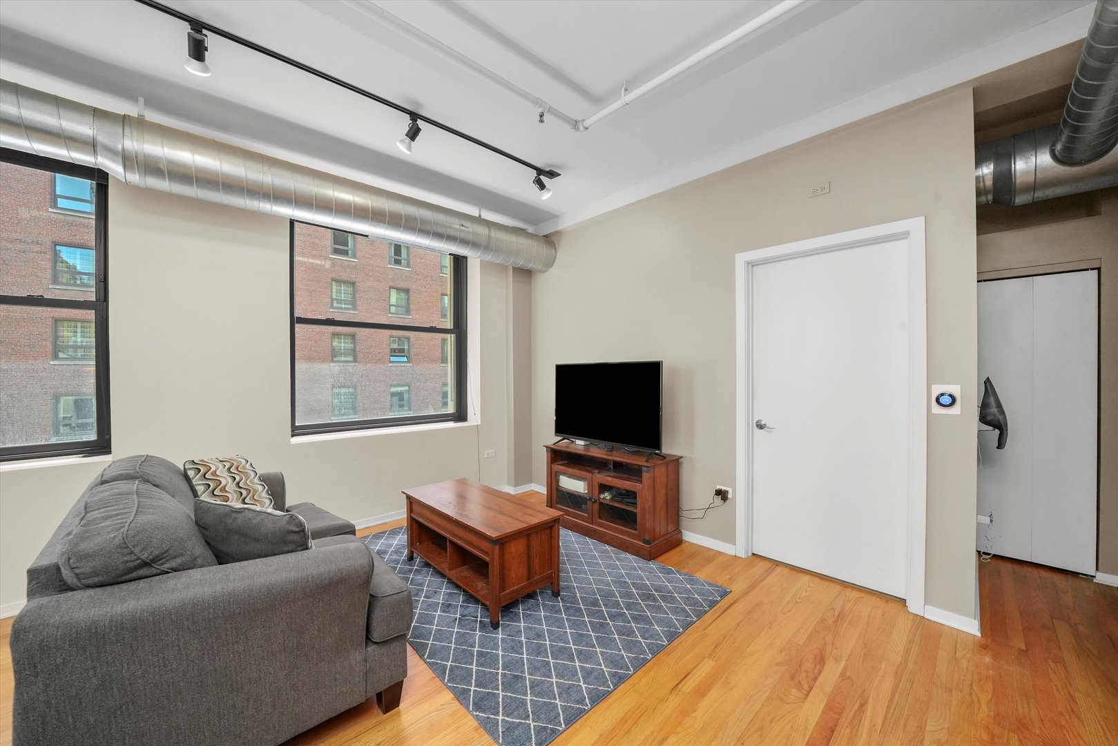 6 E MONROE Street Unit: 1304