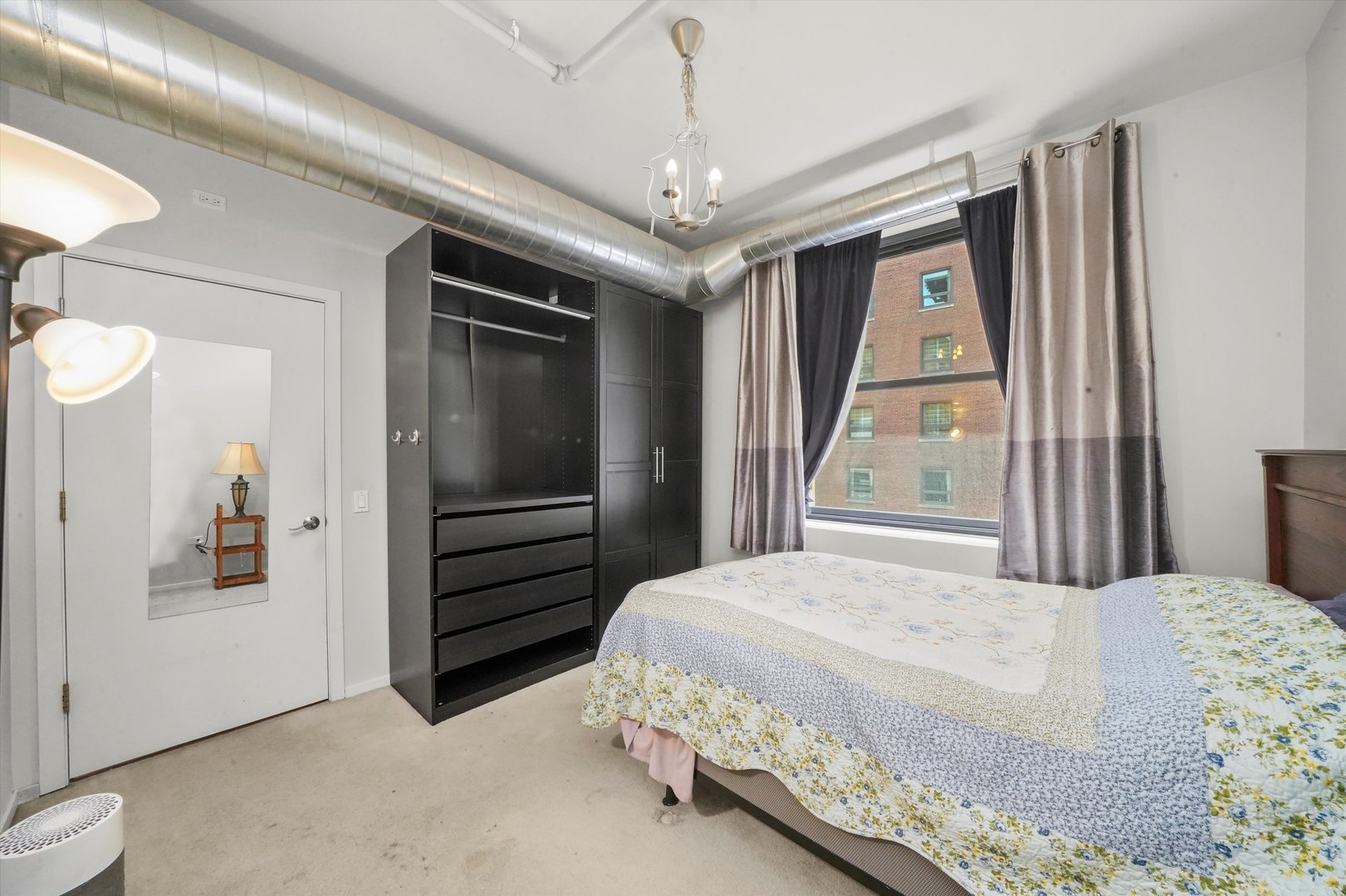 6 E MONROE Street Unit: 1304