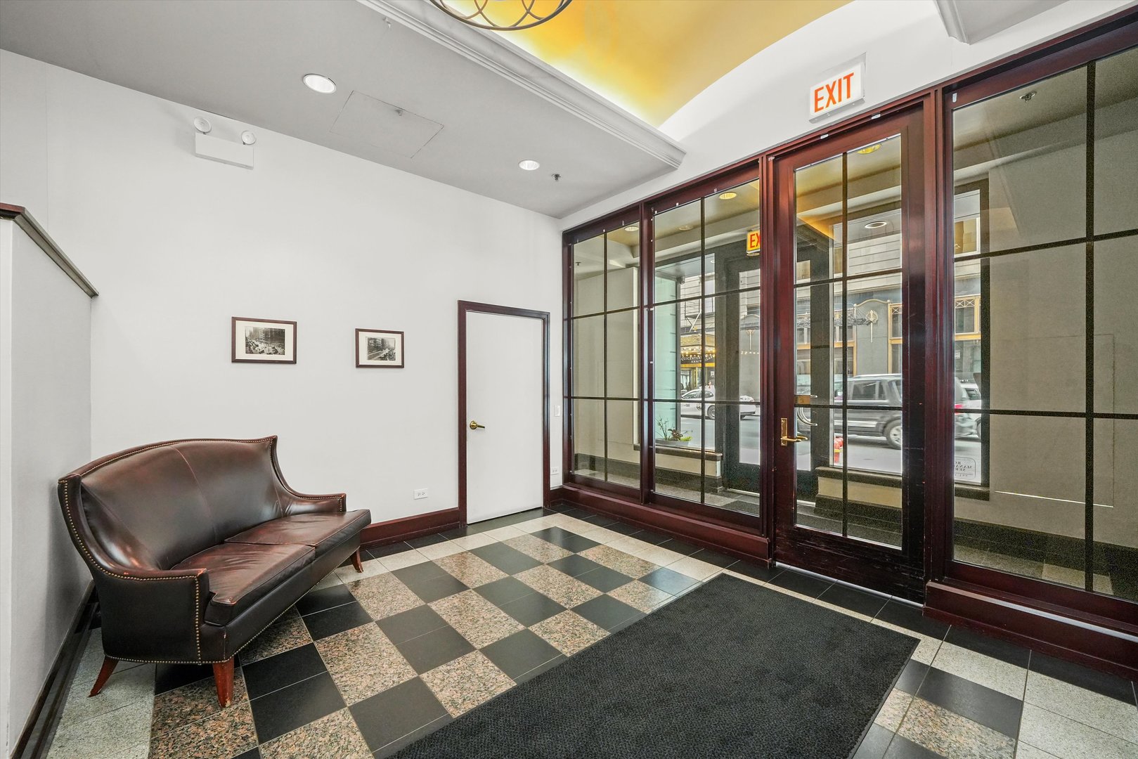 6 E MONROE Street Unit: 1304