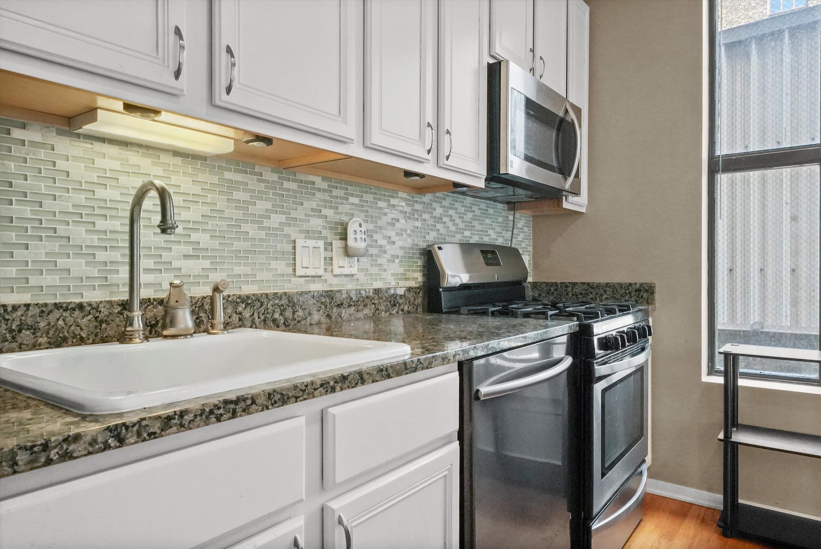 6 E MONROE Street Unit: 1304
