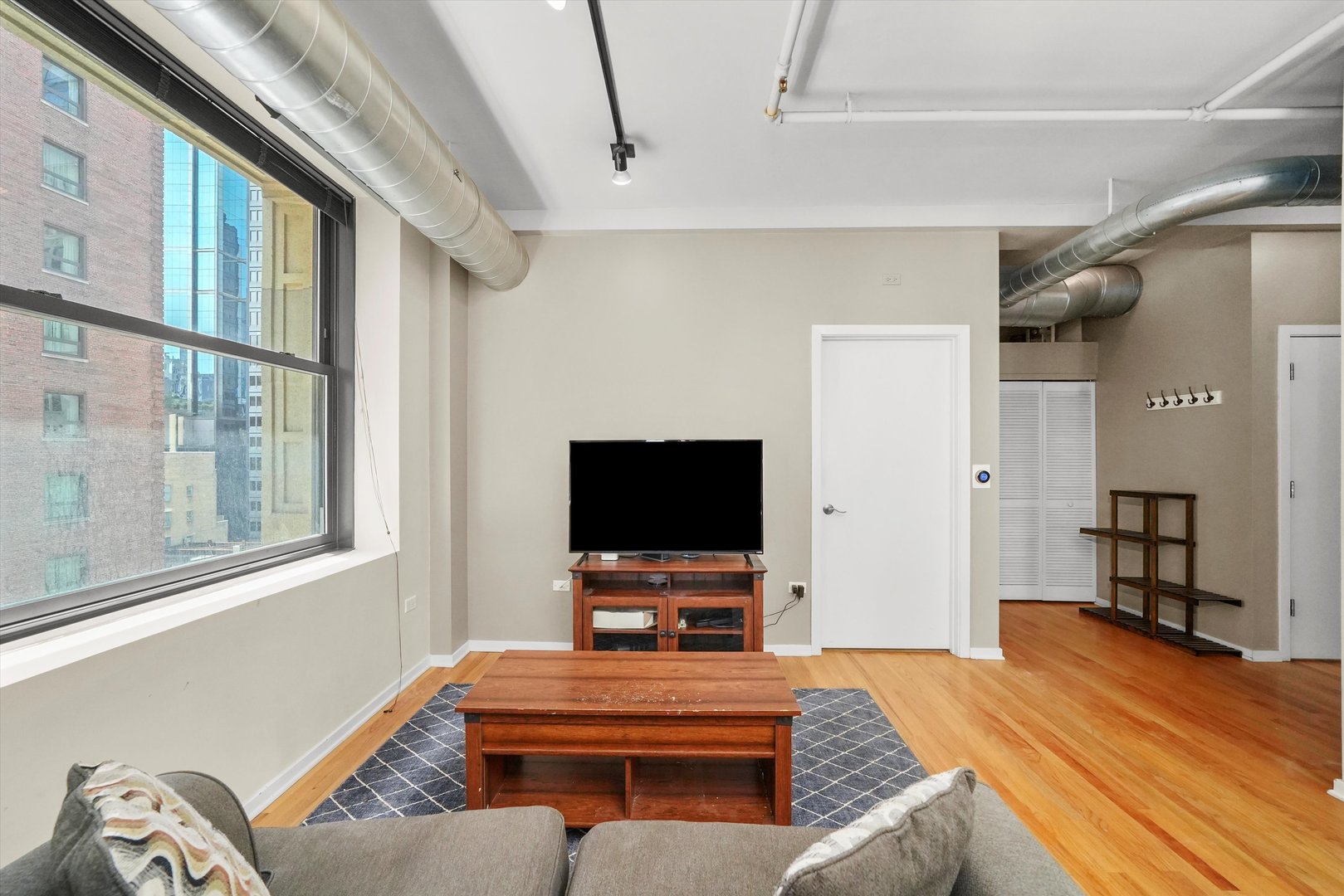 6 E MONROE Street Unit: 1304
