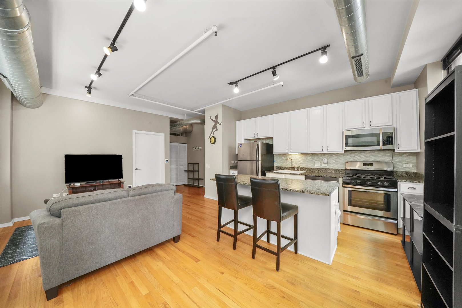 6 E MONROE Street Unit: 1304