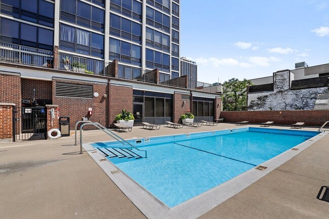 1636 N Wells Street Unit: 2407