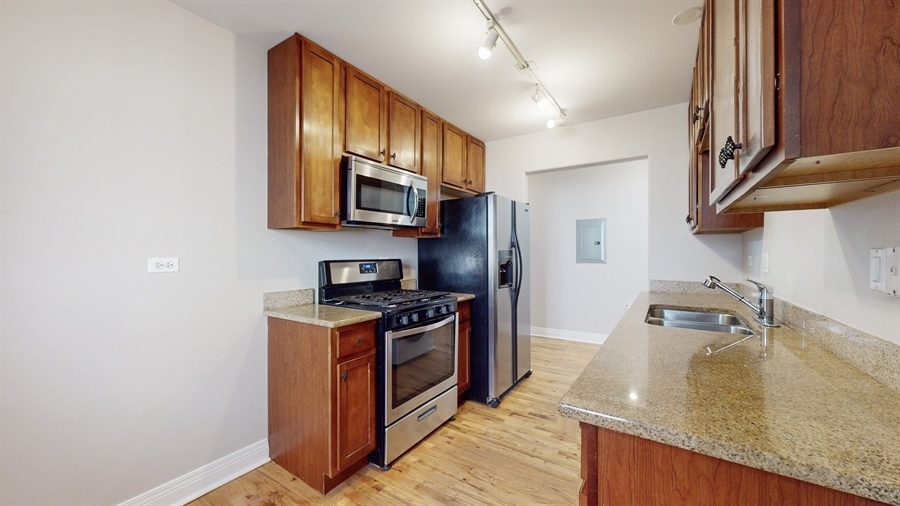6618 N Ashland Avenue Unit: 2A
