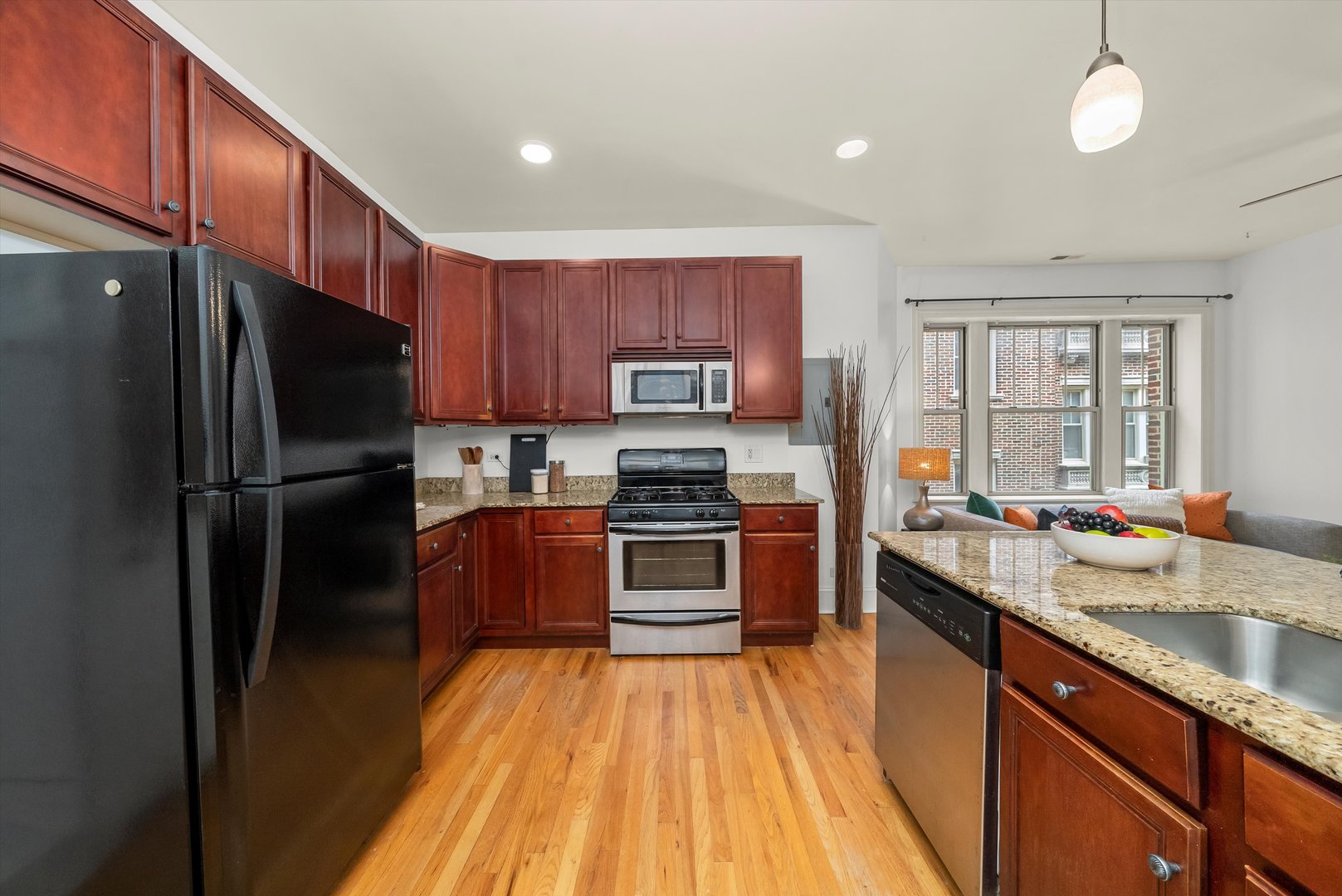 5404 N Kenmore Avenue Unit: 2