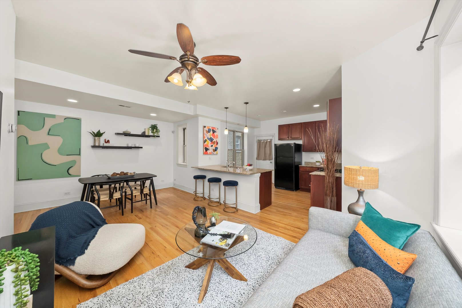 5404 N Kenmore Avenue Unit: 2