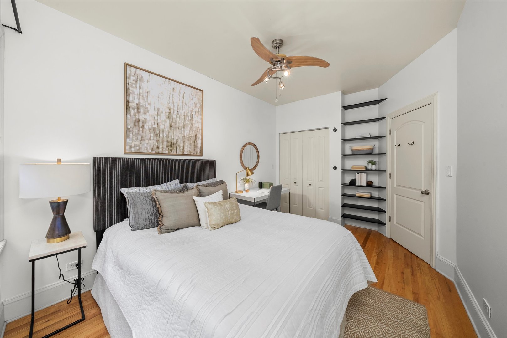 5404 N Kenmore Avenue Unit: 2