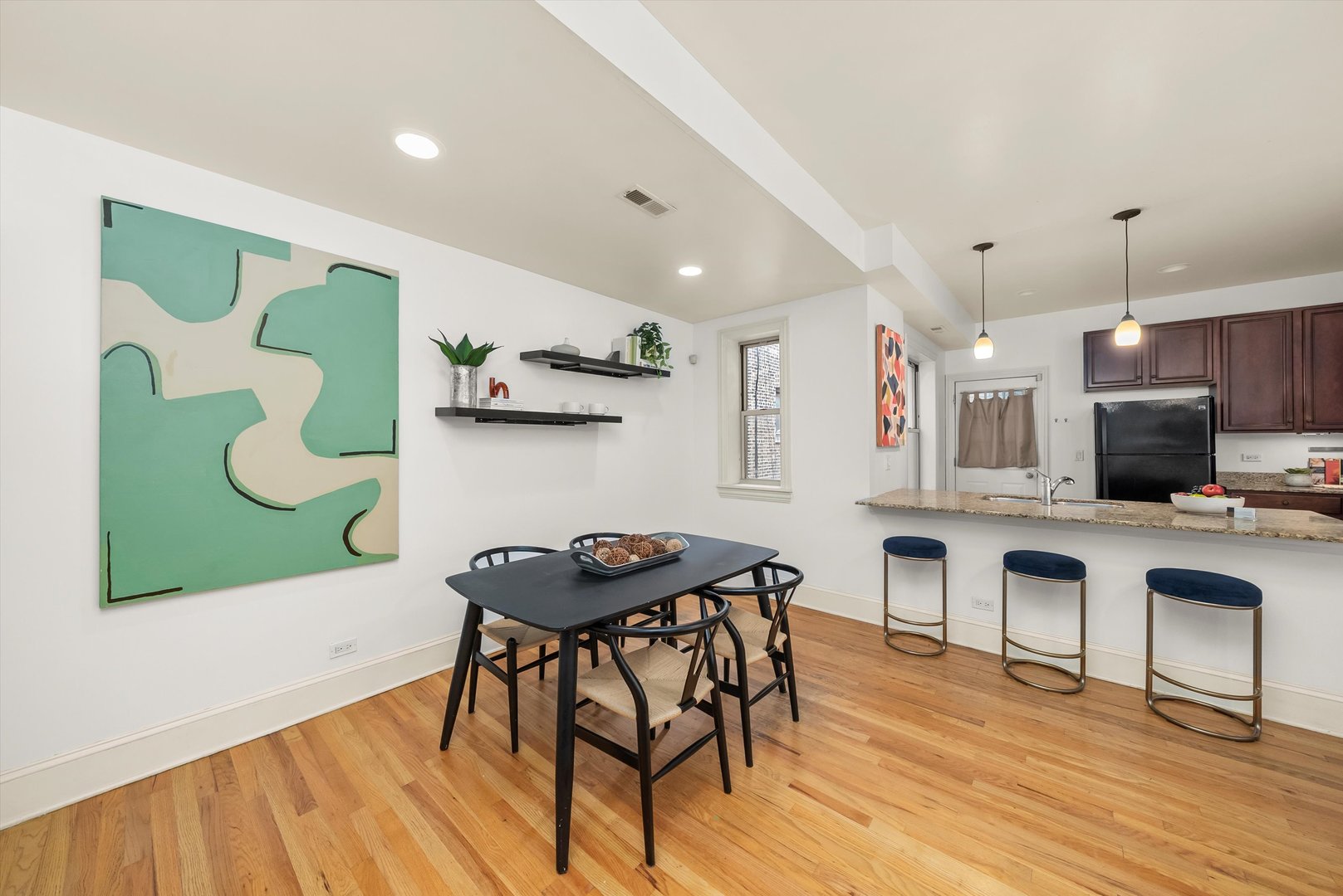 5404 N Kenmore Avenue Unit: 2