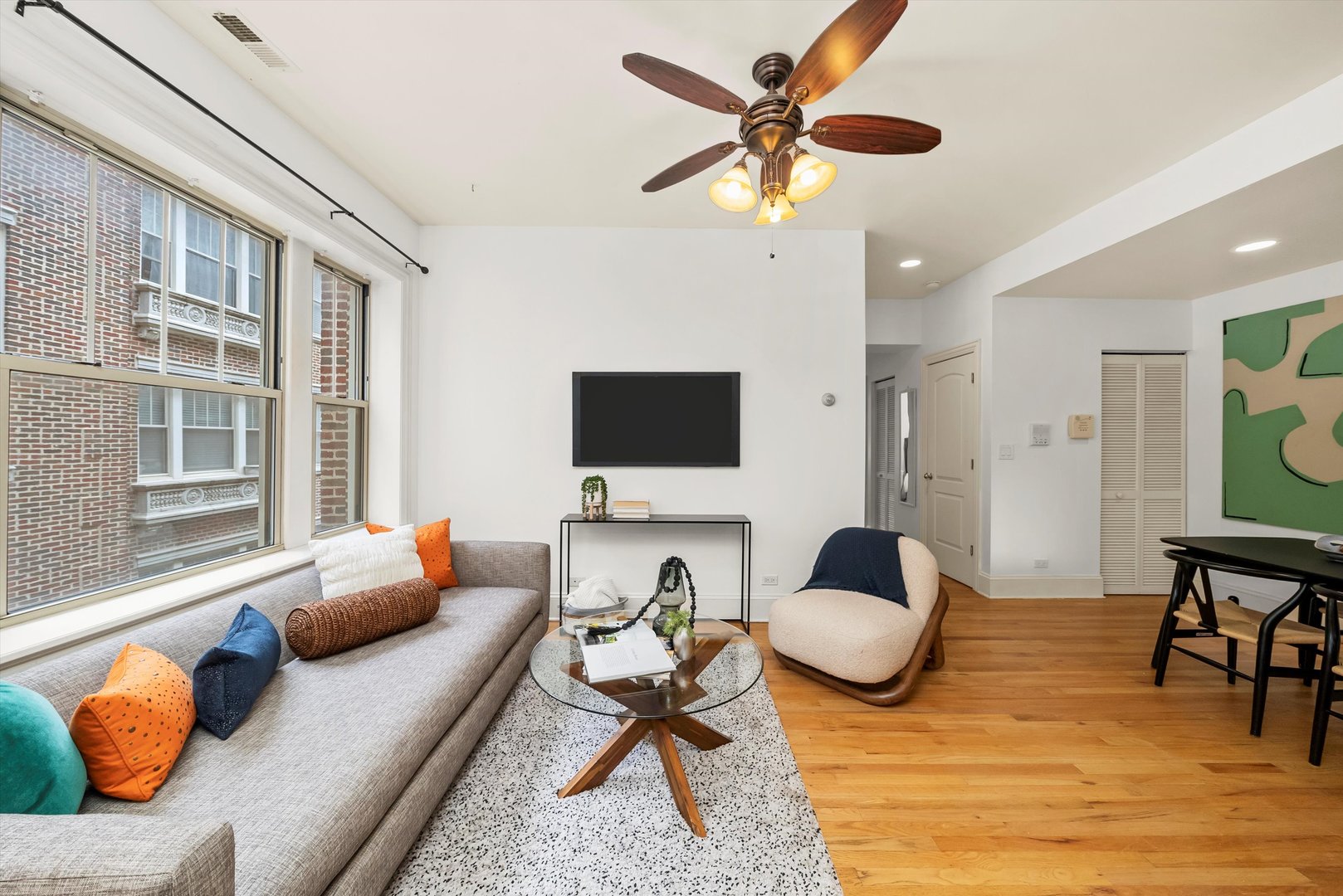 5404 N Kenmore Avenue Unit: 2