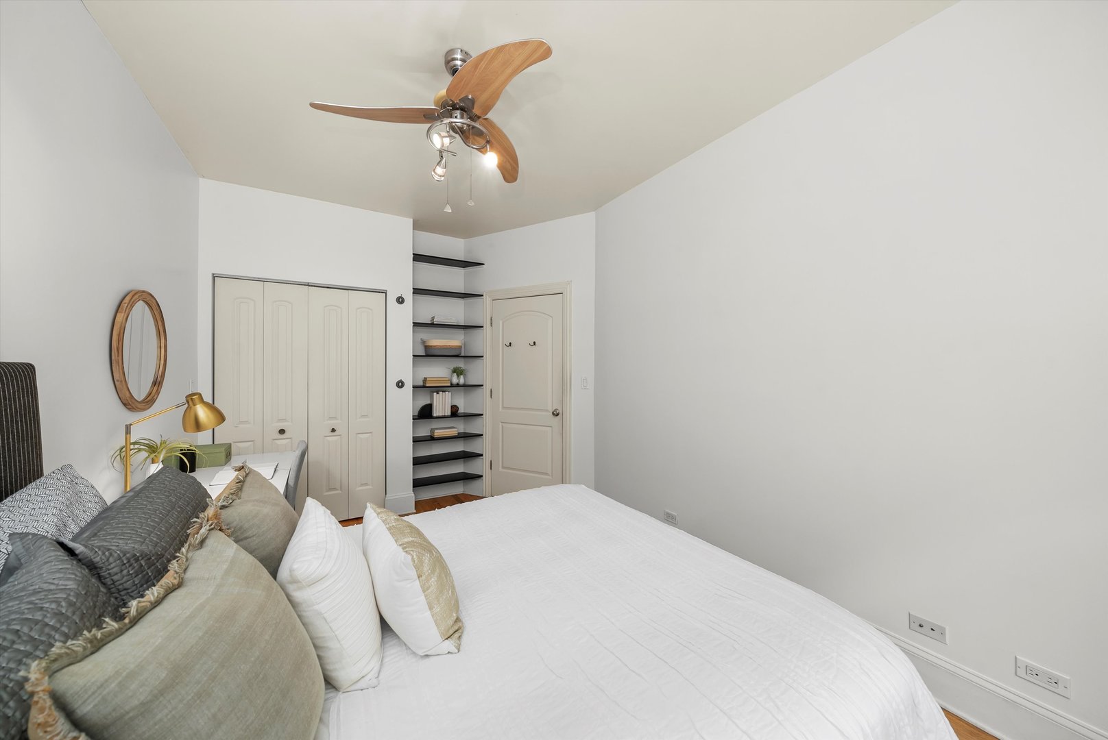 5404 N Kenmore Avenue Unit: 2