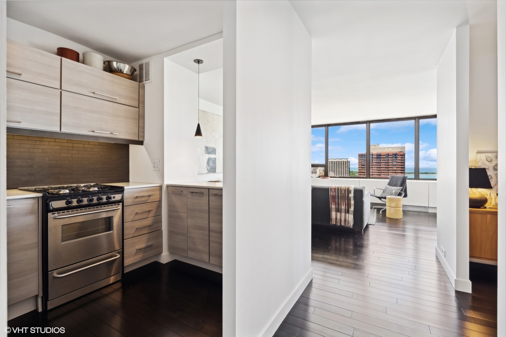 2800 N Lake Shore Drive Unit: 3413