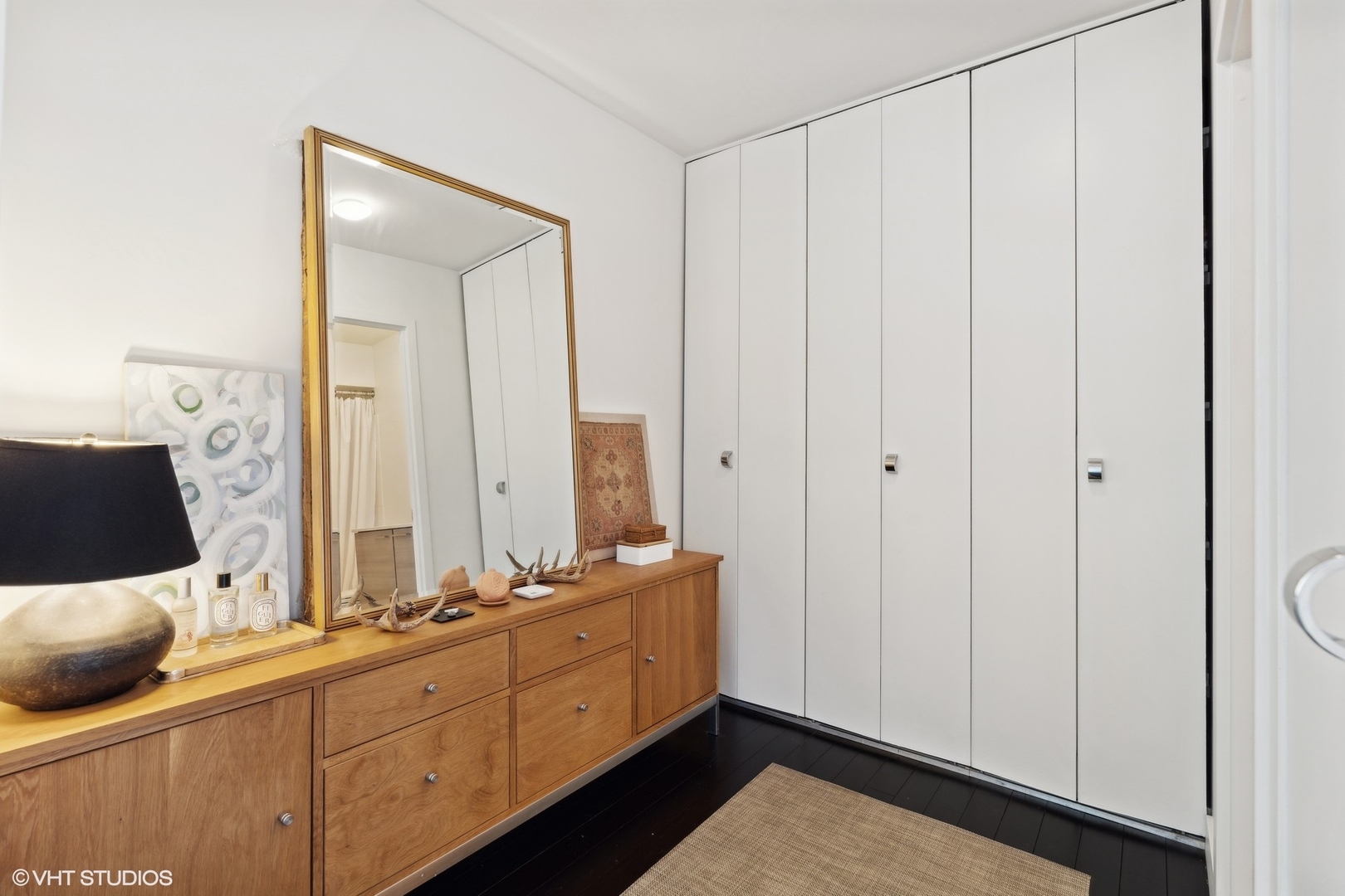 2800 N Lake Shore Drive Unit: 3413